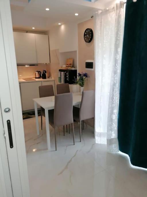 Fiumicino Aeroporto Casa Vacanze Iris Eksteriør bilde