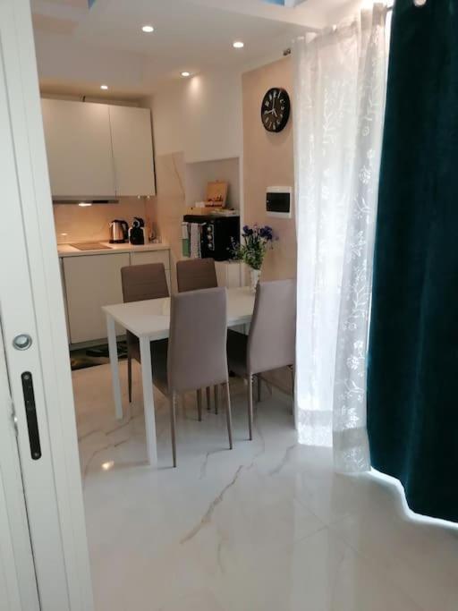 Fiumicino Aeroporto Casa Vacanze Iris Eksteriør bilde